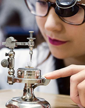 温妮·珍尼丝-章丘区万国维修服务中心制表师