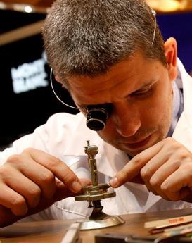 华特·沃尔顿-槐荫区万国维修服务中心制表师