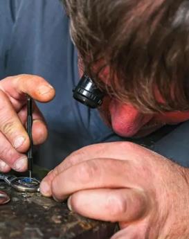 迈克尔·贝佐斯-章丘区万国维修服务中心制表师