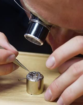 亚历山大·约翰森-钢城区万国维修服务中心制表师